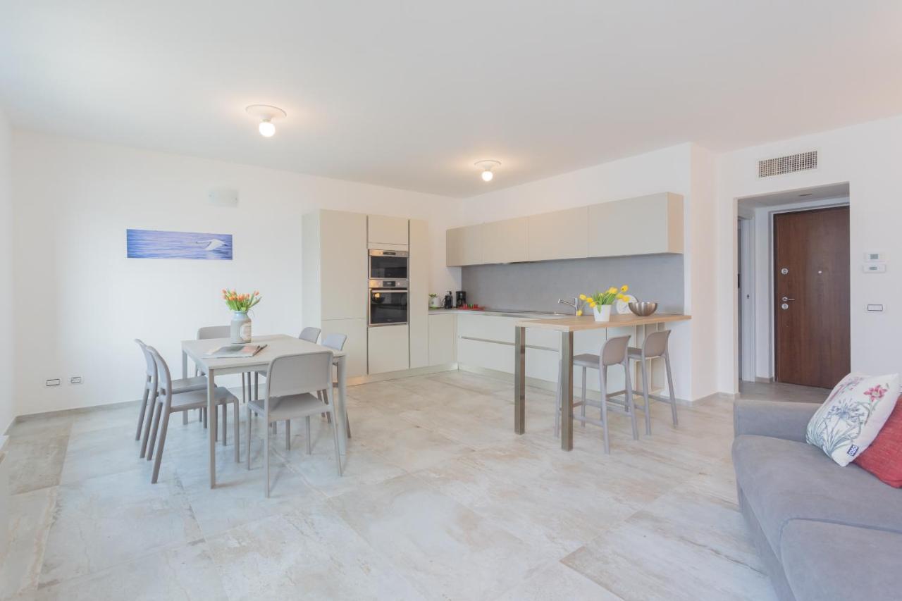 Dream Lake Apartments Lake View - Private Beach By Rent All Como Lezzeno Esterno foto