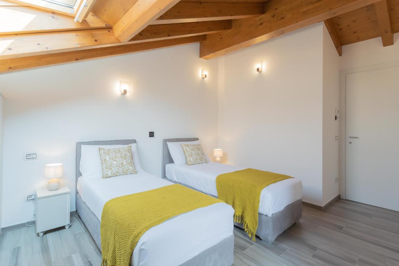 Dream Lake Apartments Lake View - Private Beach By Rent All Como Lezzeno Esterno foto
