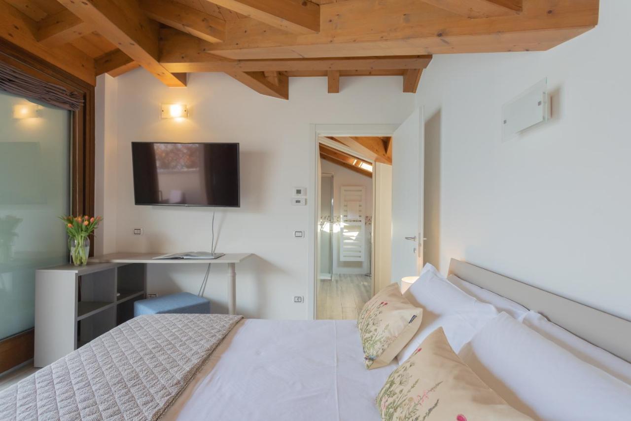 Dream Lake Apartments Lake View - Private Beach By Rent All Como Lezzeno Esterno foto