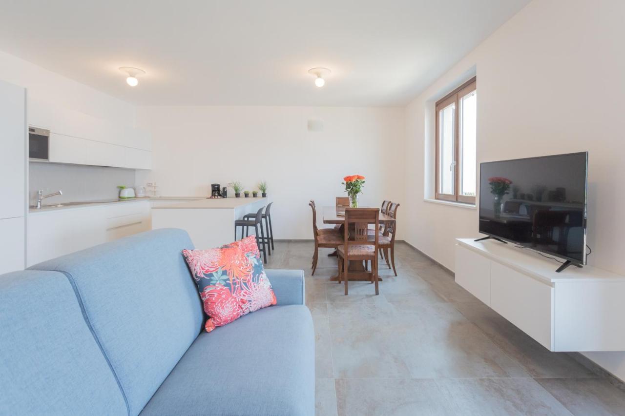 Dream Lake Apartments Lake View - Private Beach By Rent All Como Lezzeno Esterno foto