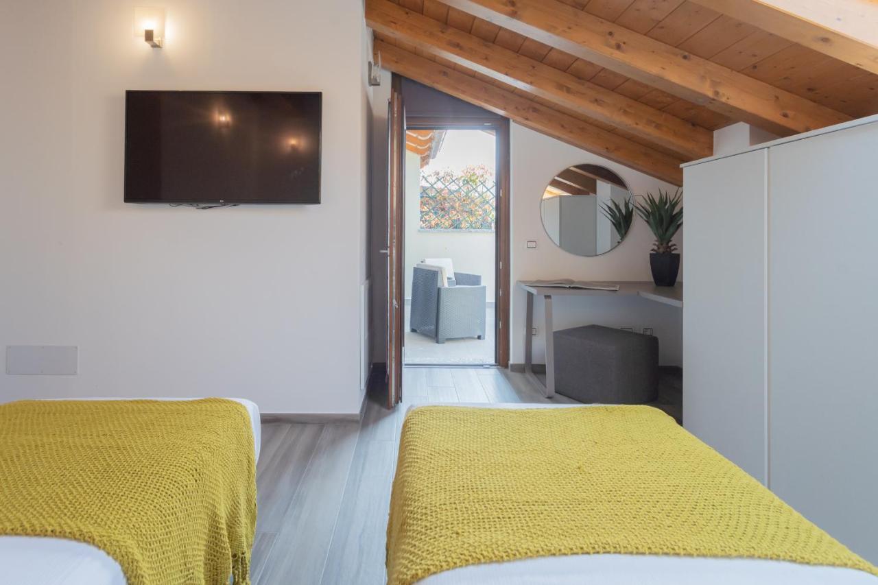 Dream Lake Apartments Lake View - Private Beach By Rent All Como Lezzeno Esterno foto