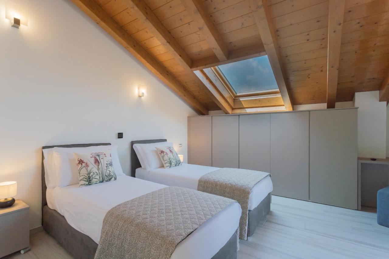Dream Lake Apartments Lake View - Private Beach By Rent All Como Lezzeno Esterno foto