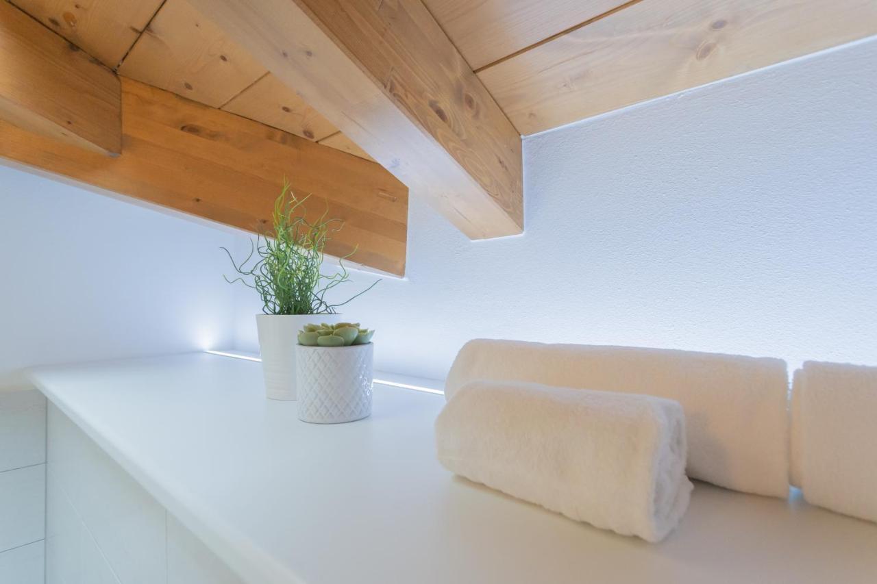 Dream Lake Apartments Lake View - Private Beach By Rent All Como Lezzeno Esterno foto