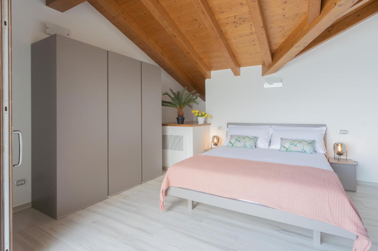 Dream Lake Apartments Lake View - Private Beach By Rent All Como Lezzeno Esterno foto